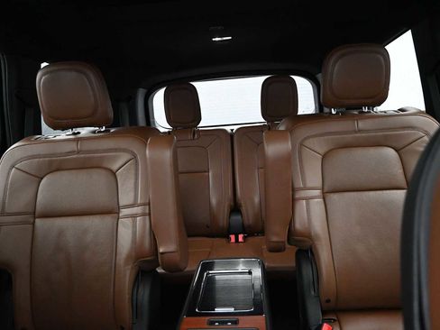Used 2020 Lincoln Aviator Reserve w/ Equipment Group 202A AWD/4WD image 17