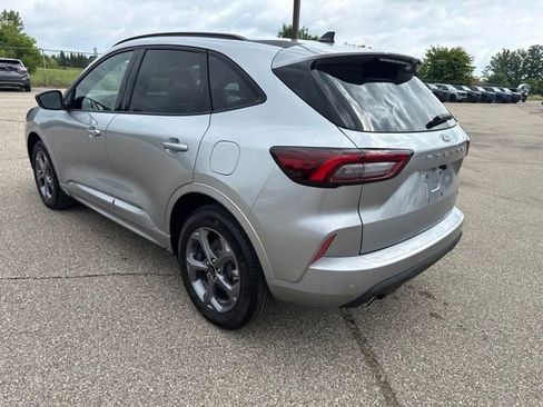 Used 2023 Ford Escape ST-Line w/ Tech Pack #1 AWD/4WD image 5