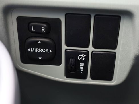 Used 2010 Toyota Prius Five FWD image 32