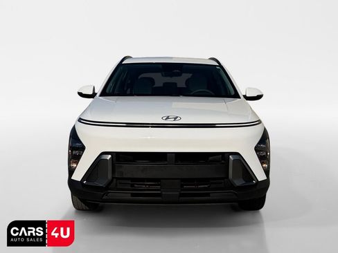 Used 2024 Hyundai Kona SEL FWD image 2
