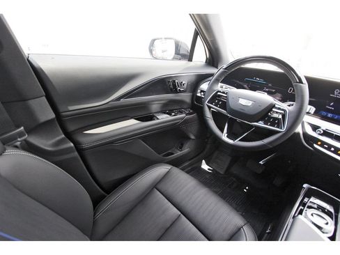New 2026 Cadillac Lyriq Sport AWD/4WD image 8