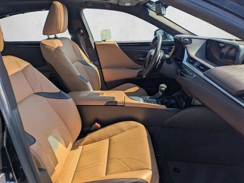 Used 2019 Lexus ES 350 Ultra Luxury w/ Accessory Package 2 FWD image 21