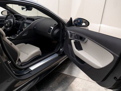 Used 2024 Jaguar F-TYPE R-Dynamic RWD image 24