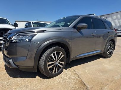 Used 2023 Nissan Pathfinder Platinum