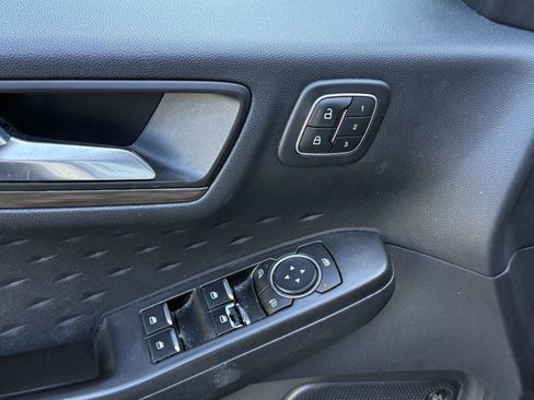 Used 2020 Ford Escape Titanium AWD/4WD image 16