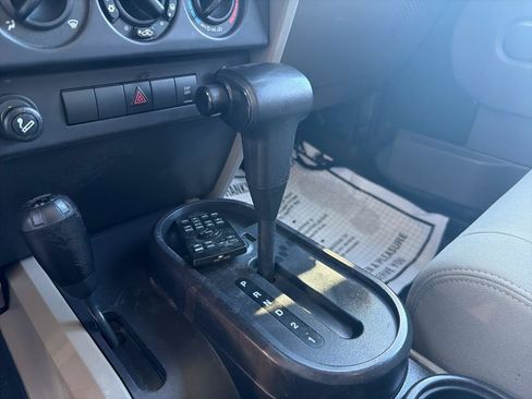 Used 2008 Jeep Wrangler Sahara w/ Dual Top Group AWD/4WD image 18