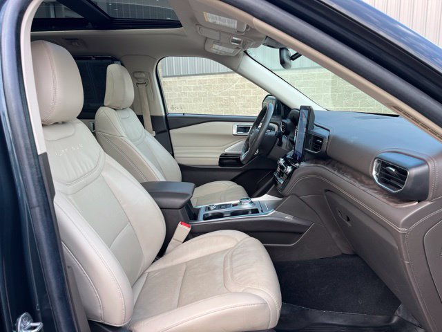 Used 2023 Ford Explorer Platinum w/ Technology Package AWD/4WD image 11