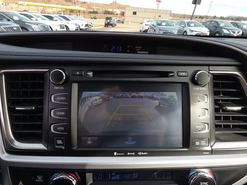 Used 2019 Toyota Highlander Limited Platinum image 22