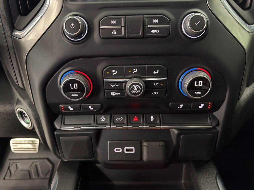 Used 2022 Chevrolet Silverado 1500 RST AWD/4WD image 17