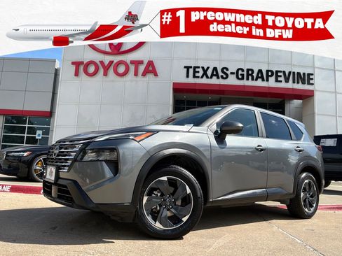 Used 2025 Nissan Rogue SV FWD image 1