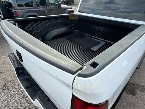 Used 2018 RAM 1500 Express w/ Express Value Package image 29