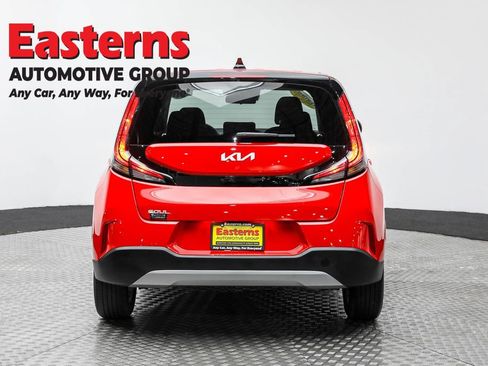 Used 2025 Kia Soul LX w/ LX Technology Package image 6