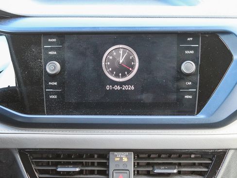 Used 2024 Volkswagen Taos SE image 15