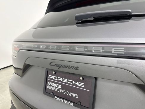 Certified 2023 Porsche Cayenne AWD/4WD image 19