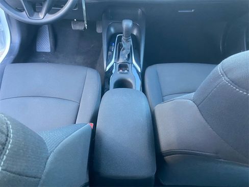 Used 2022 Toyota Corolla LE image 11