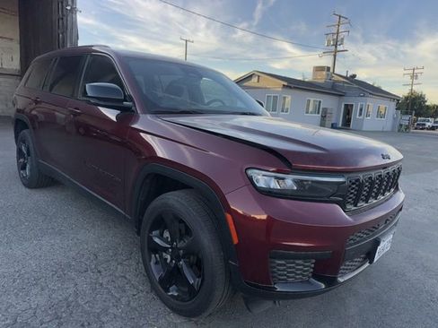 Used 2021 Jeep Grand Cherokee L Laredo image 3