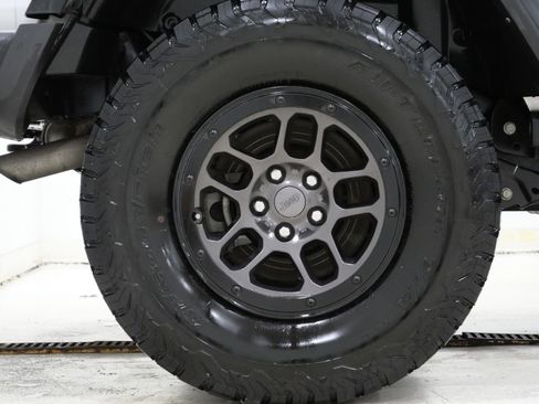 Used 2023 Jeep Wrangler Willys image 10