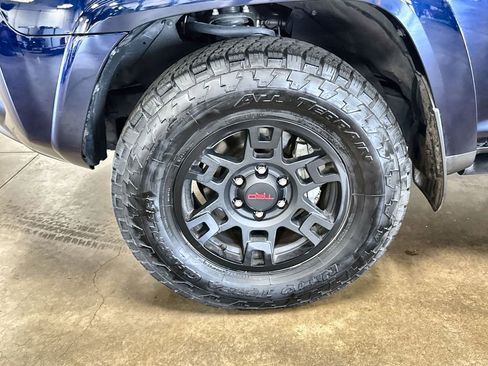 Used 2024 Toyota 4Runner TRD Off-Road Premium w/ Moonroof Package AWD/4WD image 33