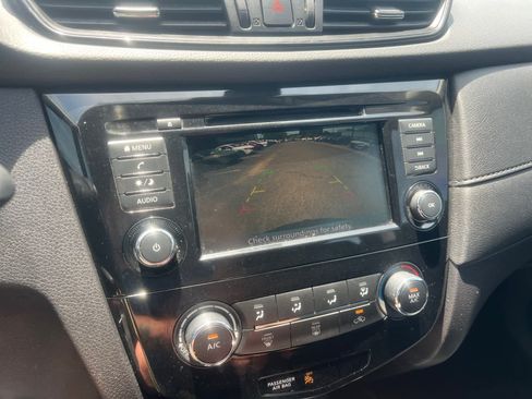 Used 2020 Nissan Rogue S AWD/4WD image 19