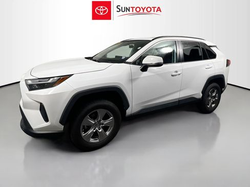 Used 2022 Toyota RAV4 XLE w/ Convenience Package image 9
