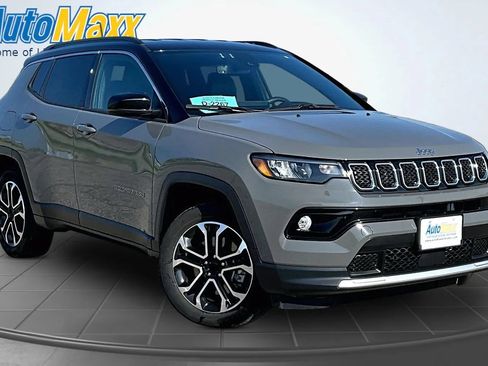 Used 2023 Jeep Compass Limited AWD/4WD image 3