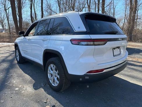 Used 2023 Jeep Grand Cherokee Limited image 4