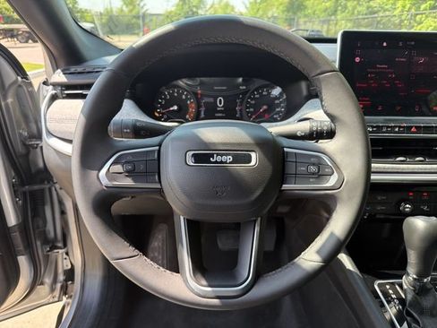 Used 2024 Jeep Compass Latitude AWD/4WD image 27