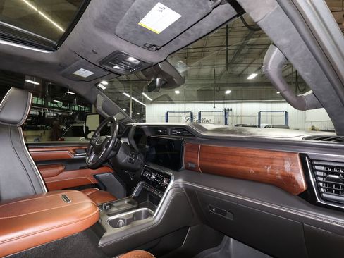 Certified 2024 GMC Sierra 2500 Denali Ultimate image 30