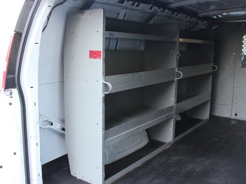 Used 2007 Chevrolet Express 1500 AWD image 13