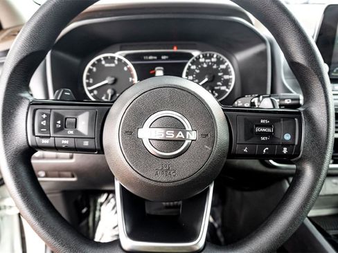 Used 2023 Nissan Rogue SV image 17