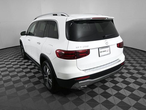Certified 2025 Mercedes-Benz GLB 250 image 4