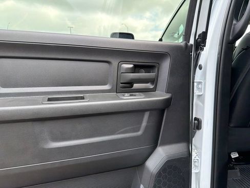 Used 2025 RAM 3500 Tradesman w/ Chrome Appearance Group AWD/4WD image 33