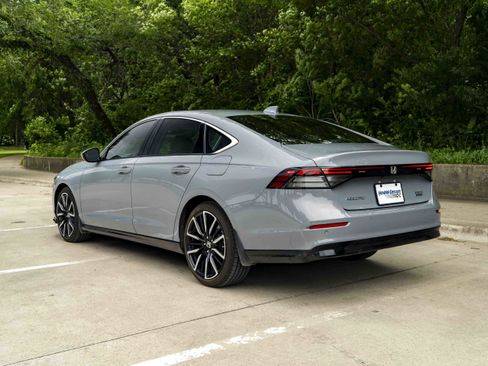 Used 2025 Honda Accord Touring image 7