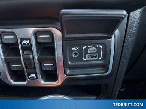 Used 2021 Jeep Wrangler Unlimited Sahara w/ Cold Weather Group image 33