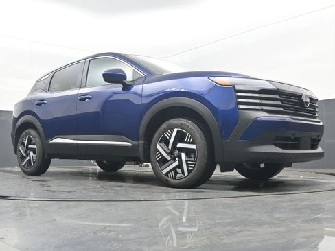 Certified 2025 Nissan Kicks SV image 23