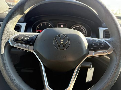 Used 2021 Volkswagen Atlas Cross Sport S image 34