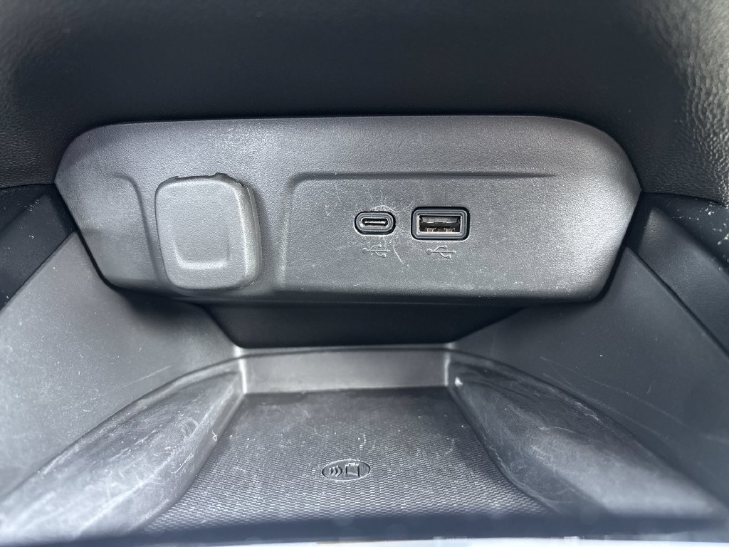 Used 2025 Chevrolet Trax ACTIV w/ Sunroof Package FWD image 26