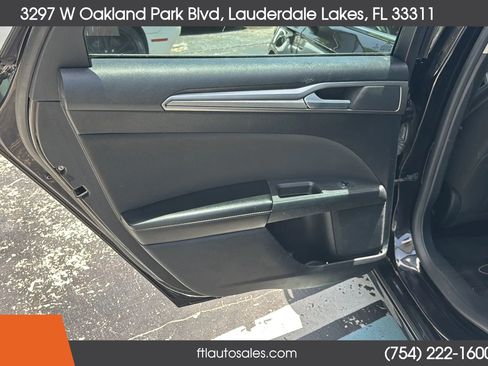 Used 2020 Ford Fusion SE FWD image 22