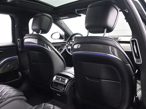 Used 2022 Mercedes-Benz S 580 4MATIC Sedan w/ AMG Line Package image 20