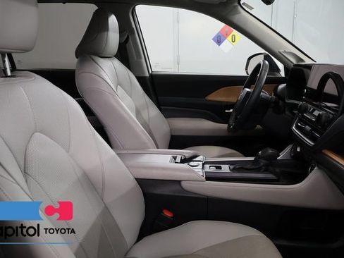 Certified 2025 Toyota Grand Highlander AWD image 26