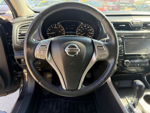 Used 2015 Nissan Altima 2.5 SL w/ Technology Package FWD image 13