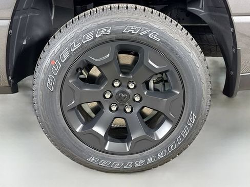 New 2026 RAM 1500 Express AWD/4WD image 28