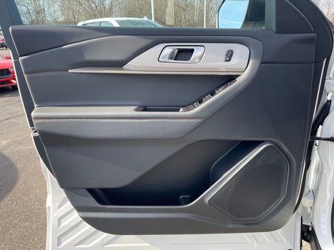 New 2026 Ford Explorer Active w/ Active Comfort Package image 15