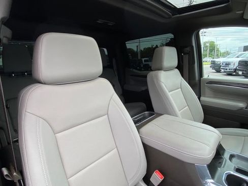 Used 2023 Chevrolet Silverado 1500 LTZ w/ LTZ Premium Package AWD/4WD image 20