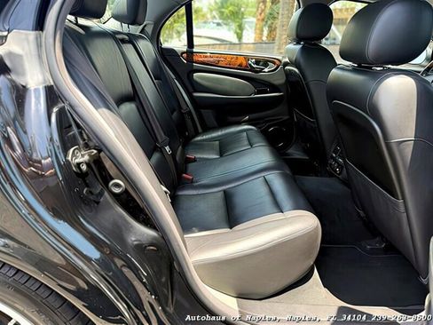 Used 2004 Jaguar XJ8 image 36