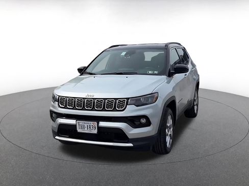 Used 2025 Jeep Compass Limited AWD/4WD image 7