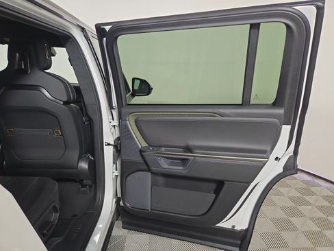 Used 2025 Rivian R1S Adventure AWD/4WD image 19