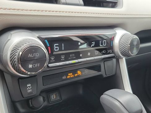 Certified 2024 Toyota RAV4 XLE AWD/4WD image 18