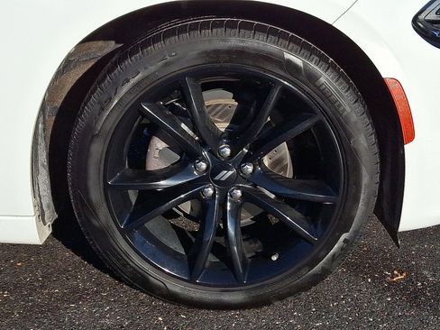 Used 2018 Dodge Charger SXT Plus w/ Blacktop Package image 8