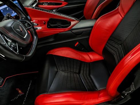 Used 2021 Chevrolet Corvette Stingray w/ Z51 Performance Package image 15